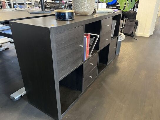 Rum opdeler m. Indhold bla. Plante 