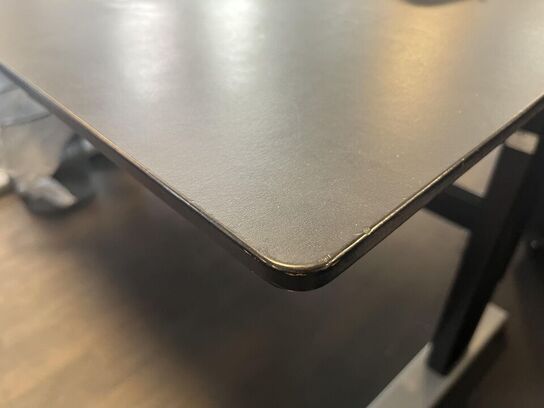 Hæve sænkebord m. Indhold 