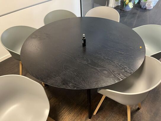 Rundt mødebord m. 6. Stk. HAY Skål stole