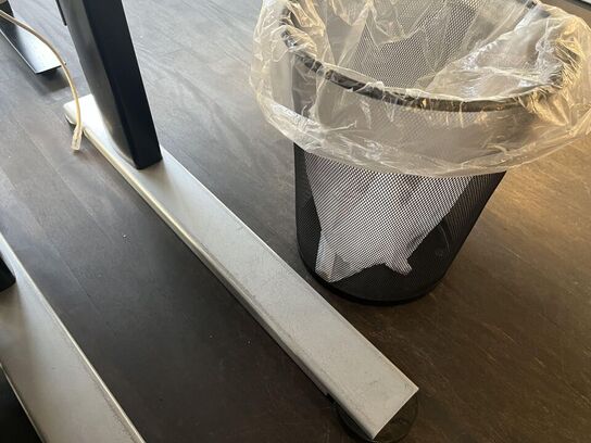 Hæve sænkebord m. Indhold 