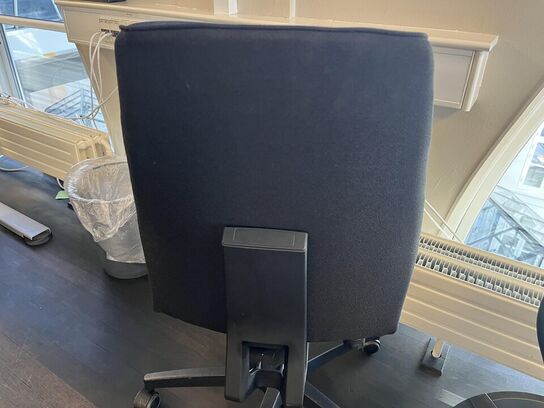 1. Stk. Kontor stol og 1. Stk. Rulle skammel 