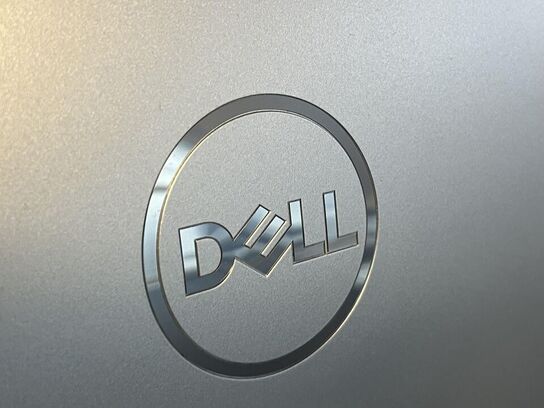 1. Stk. Skærm og diverse kontor udstyr