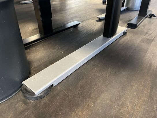 Hæve sænkebord m. Indhold 