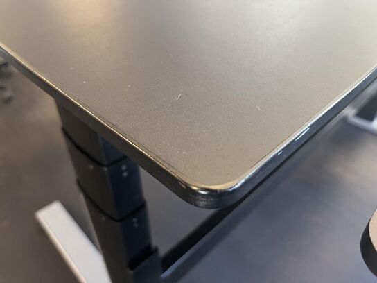 Hæve sænkebord m. Indhold 