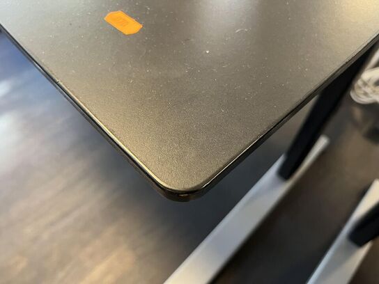 Hæve sænkebord m. Indhold 