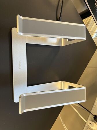 1.Stk. Skærm og kontor udstyr