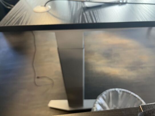 Hæve sænkebord m. Indhold 