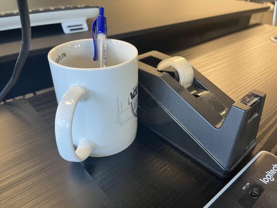 Hæve sænkebord m. Indhold 