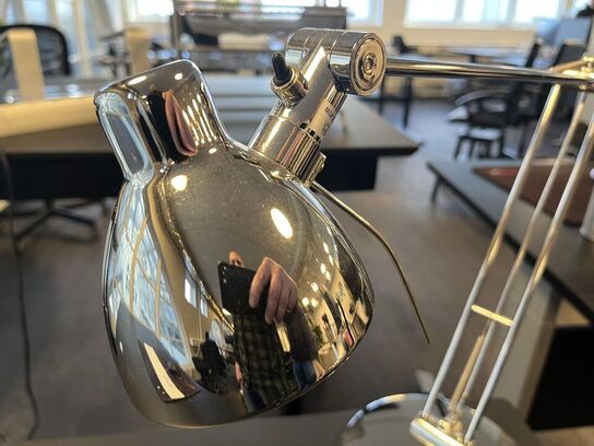 Hæve sænkebord m. Indhold 