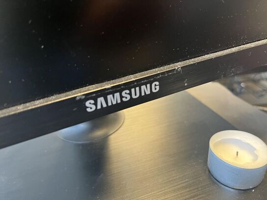 2. Stk. Skærme og kontor inventar