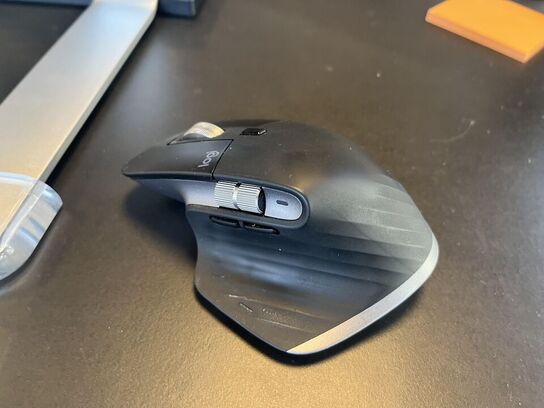 Hæve sænkebord m. Indhold 