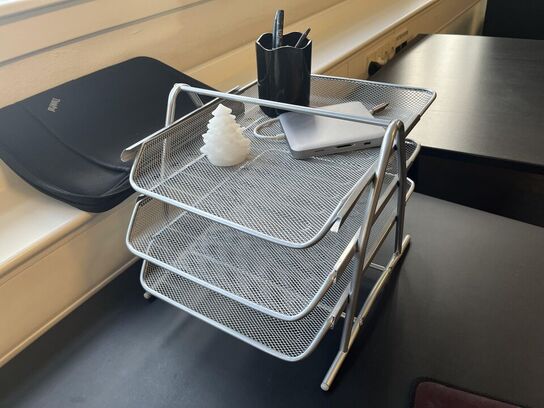 Hæve sænkebord m. Indhold 