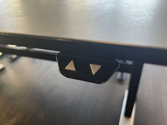 Hæve sænkebord m. Indhold 