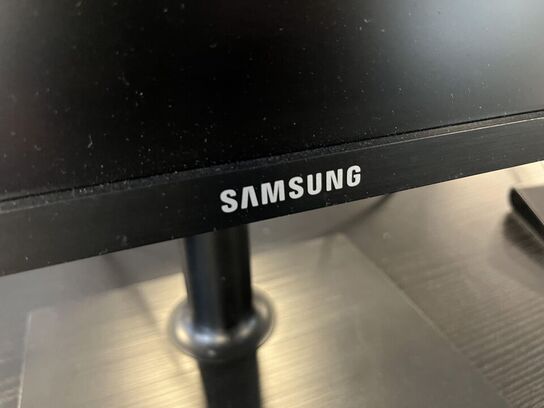 1. Stk. Skærm og diverse kontor udstyr