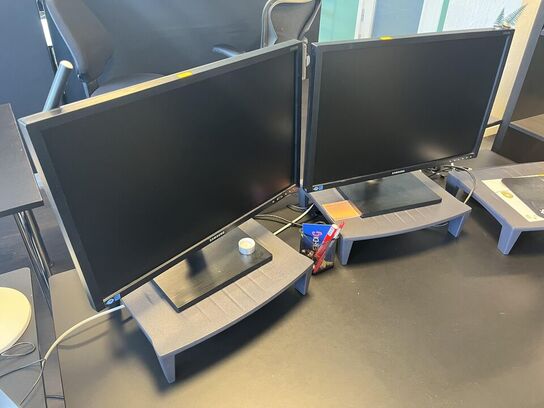 2. Stk. Skærme og kontor inventar