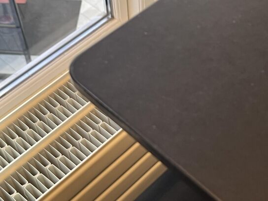 Hæve sænkebord m. Indhold 