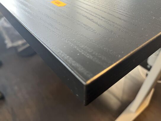 Hæve sænkebord m. Indhold 