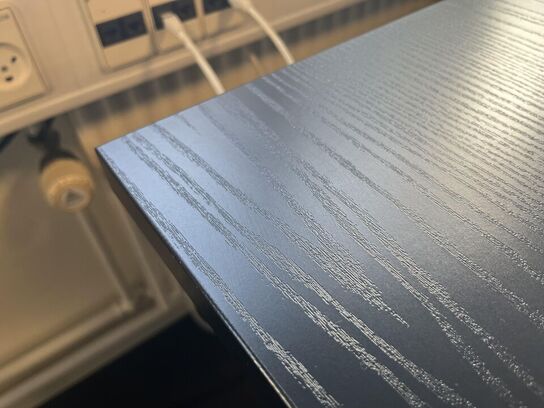 Hæve sænkebord m. Indhold 