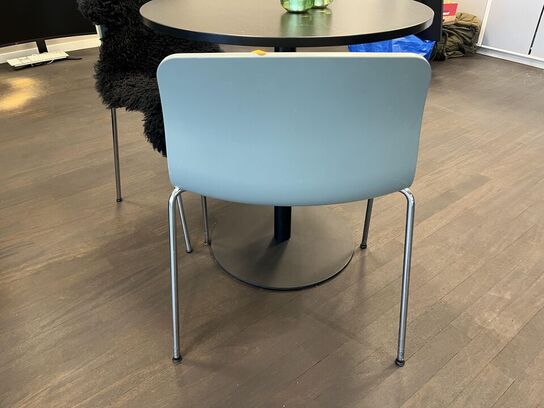 Cafe bord med 2. Stk. HAY stole og et skin