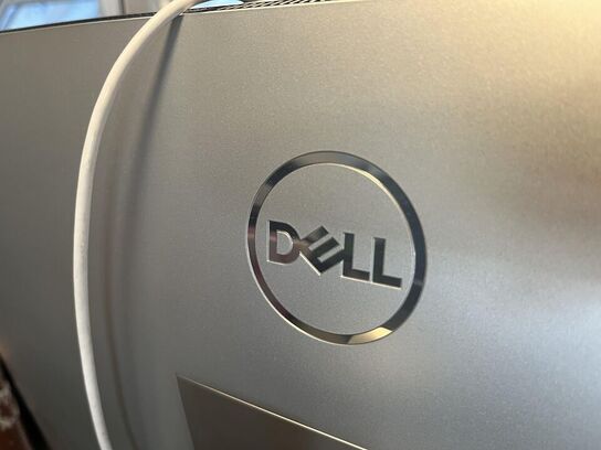 1. Stk. Skærm og diverse kontor udstyr