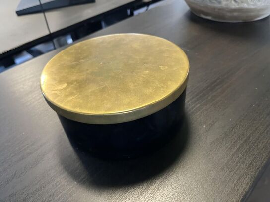 Rum opdeler m. Indhold bla. Plante 