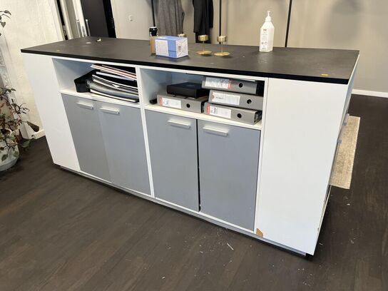 Rum opdeler med låger m. Indhold