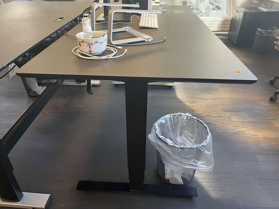 Hæve sænkebord m. Indhold 