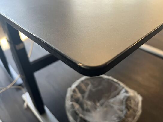 Hæve sænkebord m. Indhold 