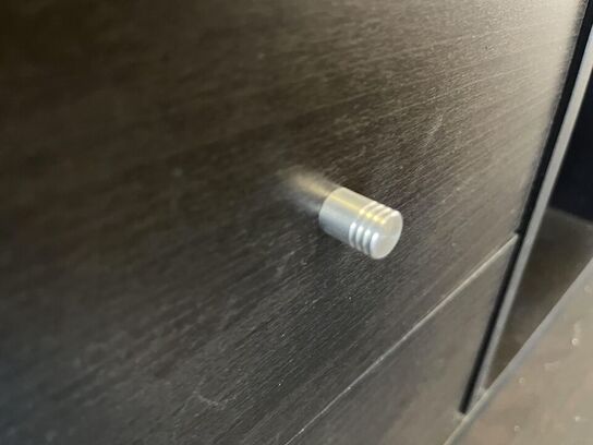 Rum opdeler m. Indhold bla. Plante 