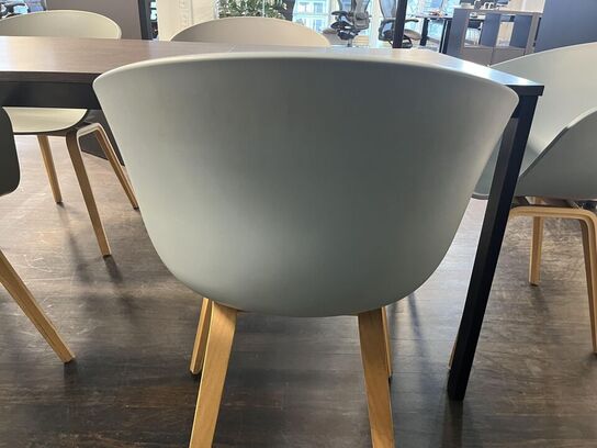Møde bord med 10. Stk. HAY Skål stole
