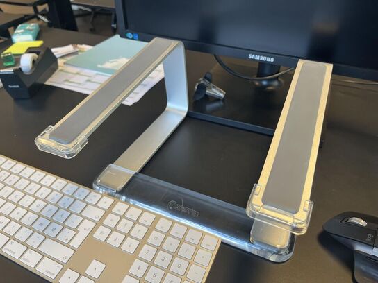 Hæve sænkebord m. Indhold 