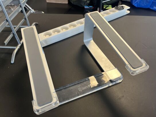 Hæve sænkebord m. Indhold 