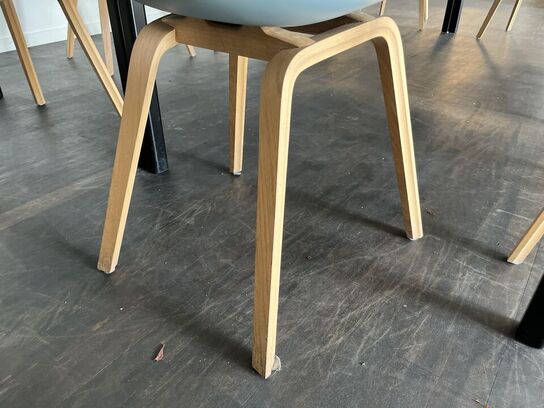 2. Stk. Borde med 10. Stk. HAY Skål Stole