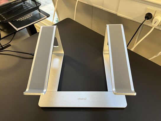 1.Stk. Skærm og kontor udstyr