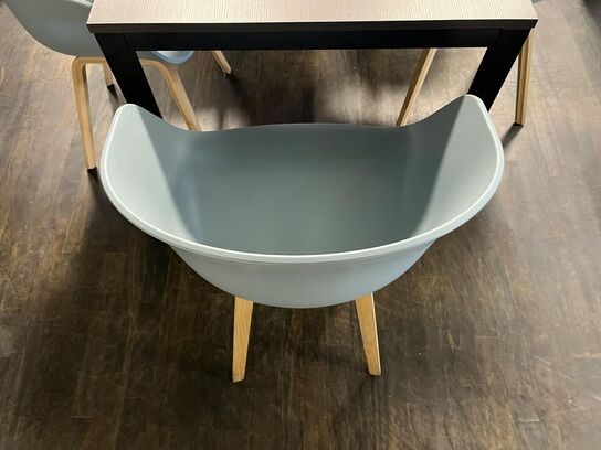 Møde bord med 10. Stk. HAY Skål stole