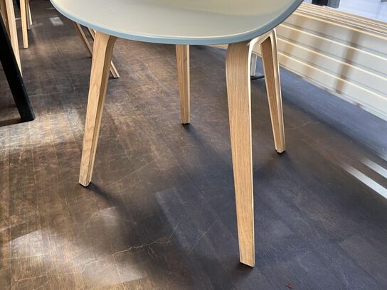 Møde bord m. 9.Stk. HAY Skål Stole