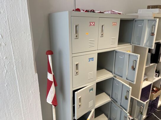 Garderobeskabe med låger