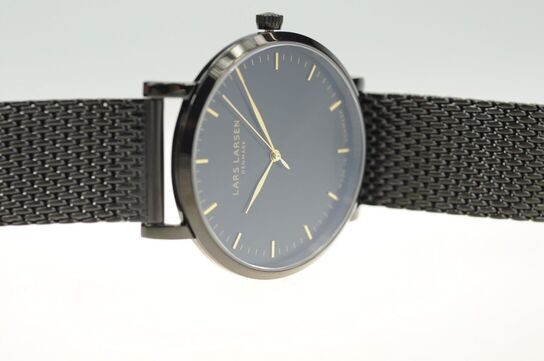 Dameur LARS LARSEN 37 mm.(404P)