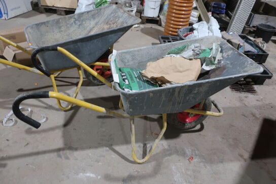 2 stk. murerbør med indhold