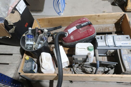 Div. Batterier, støvsuger, varelager m.m.