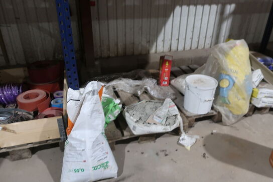 Div. Paller med varelager m.m.