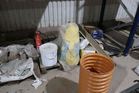 Div. Paller med varelager m.m.