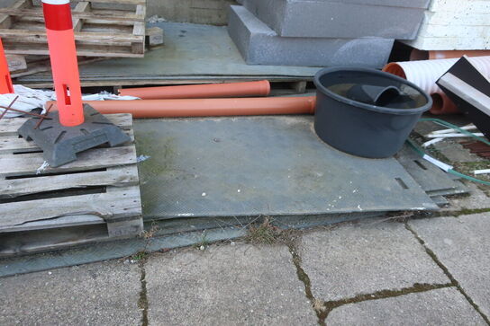 Div. Køreplader, gulvisoleringsplader, jern, lecablokke m.m.