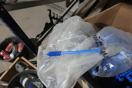 Div. Batterier, støvsuger, varelager m.m.