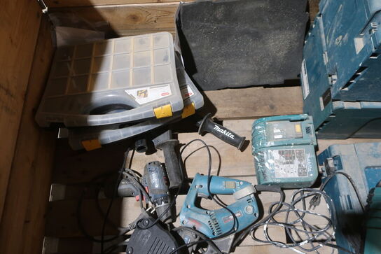 Palle med div. Håndværktøj MAKITA samt værktøjskasser m.m.