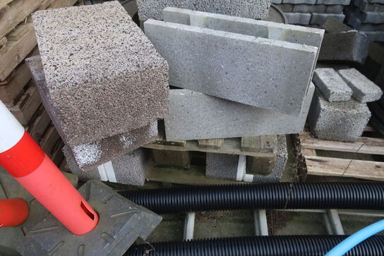 Div. Køreplader, gulvisoleringsplader, jern, lecablokke m.m.