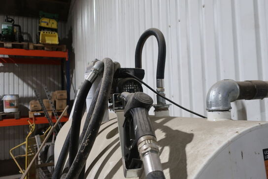 Tank med pumpesystem