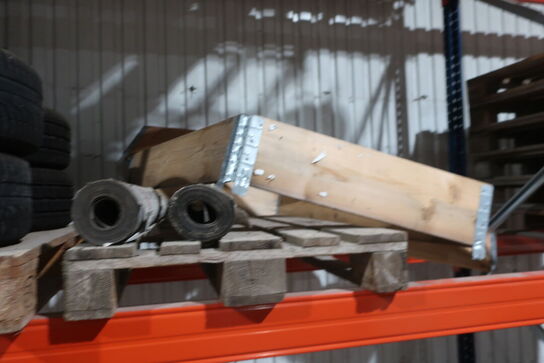 Div. Paller med varelager m.m.