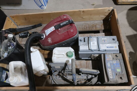 Div. Batterier, støvsuger, varelager m.m.