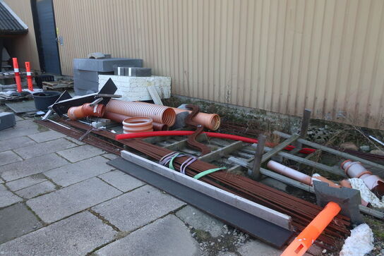 Div. Køreplader, gulvisoleringsplader, jern, lecablokke m.m.